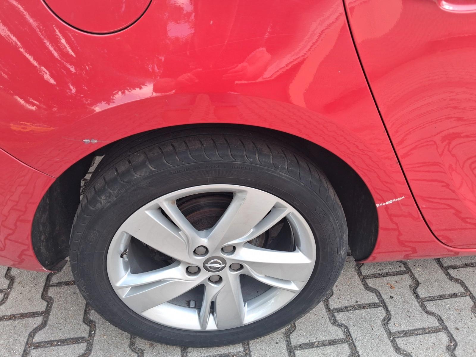 Opel Astra 2015 — photo 9