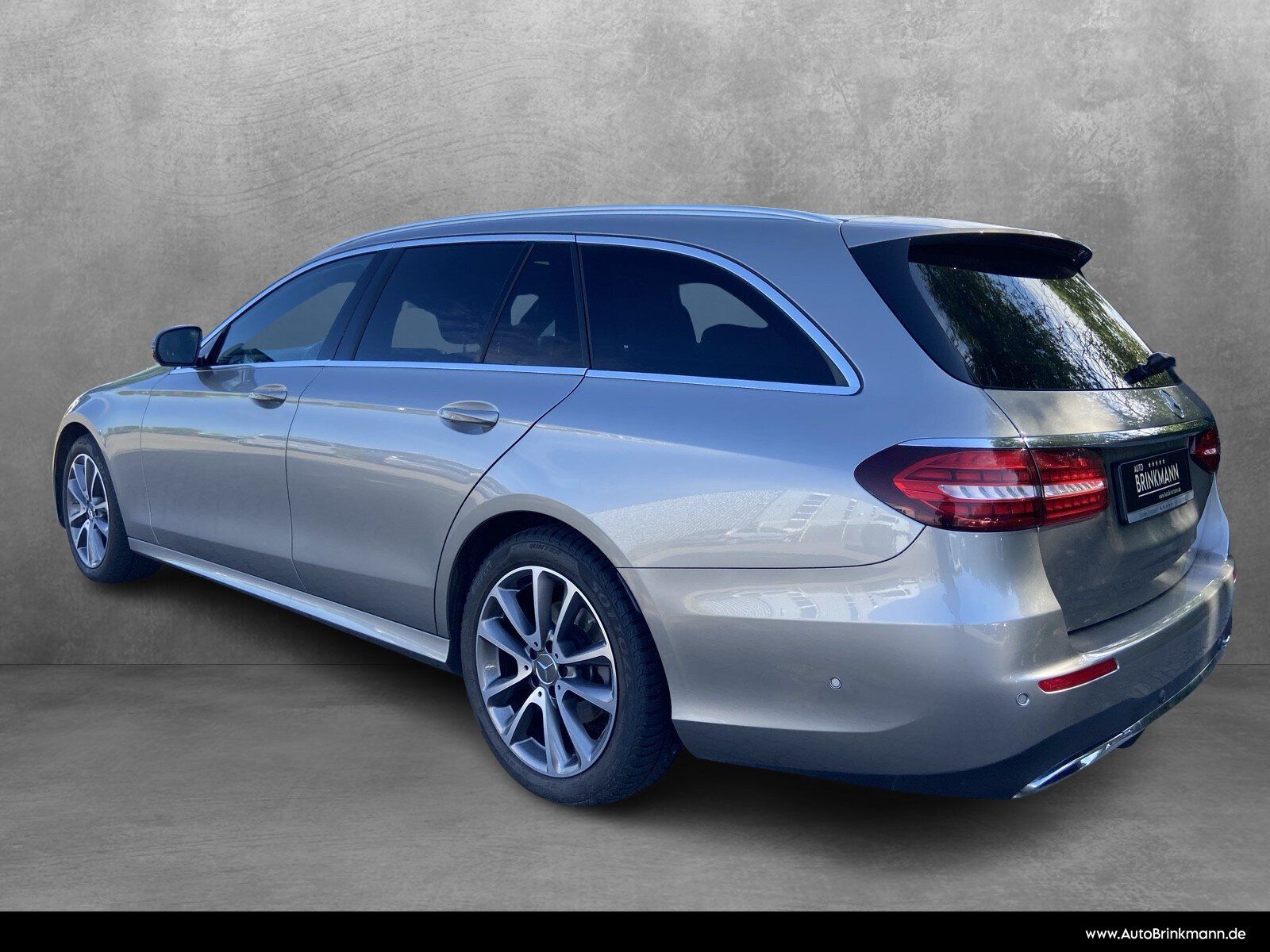 Mercedes-Benz E 300 d 4MATIC T-Modell AMG Line Exterieur LED foto 4