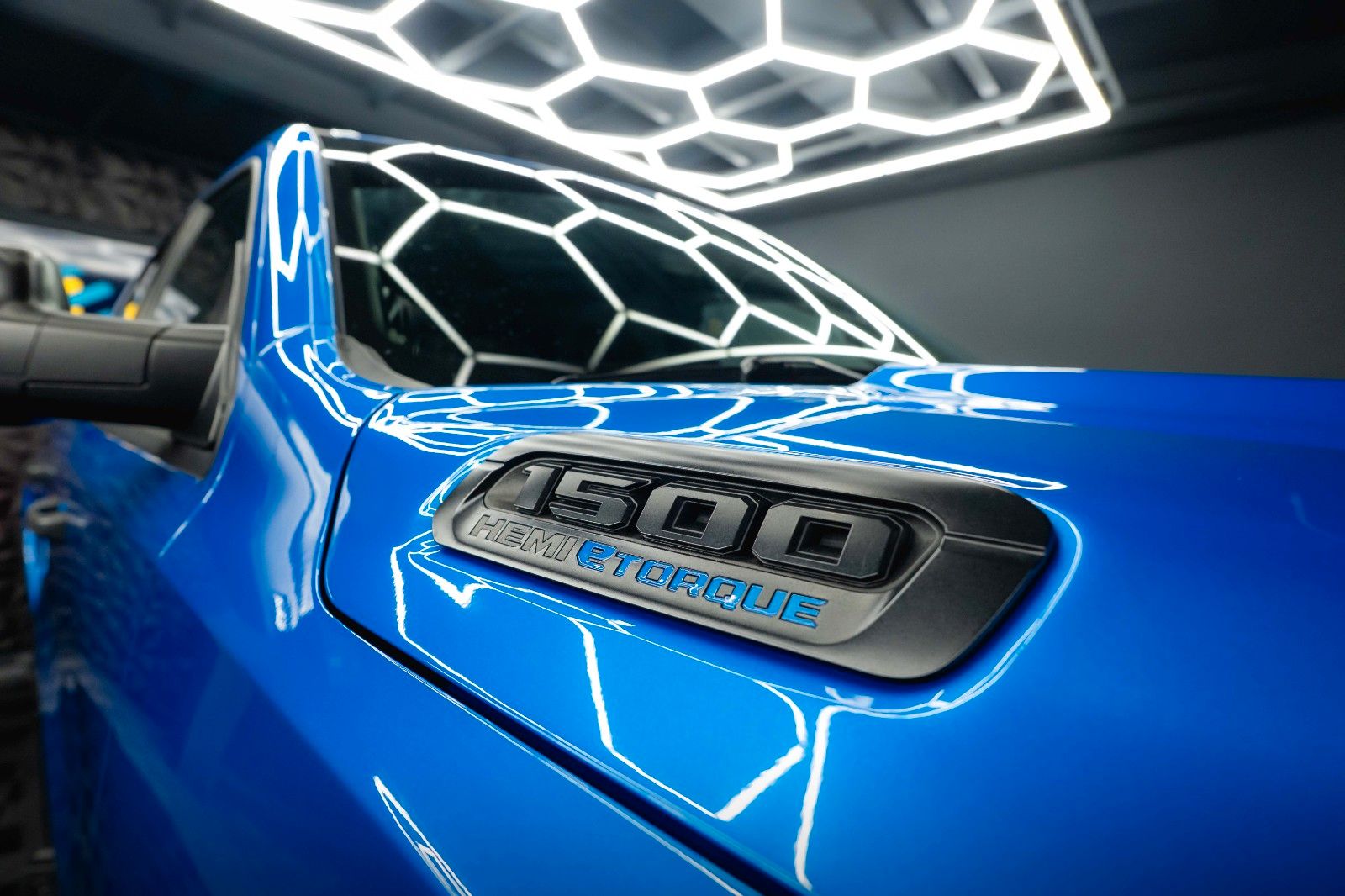 Fahrzeugabbildung Dodge RAM 5.7 V8 HEMI 4x4 Built to Serve AXLE LOCK LED