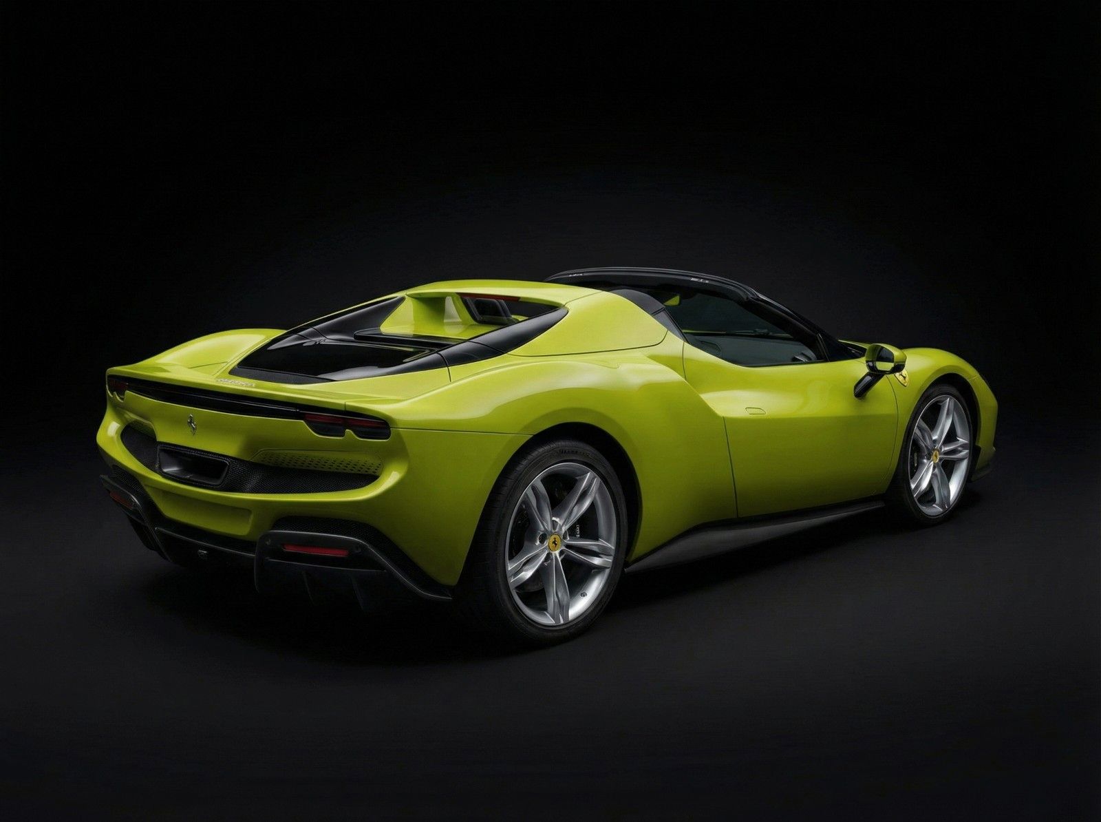 Fahrzeugabbildung Ferrari 296 GTS| Lift | Full Carbon | Verde Germoglio