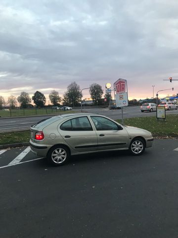 Renault Megane 1.4e 8v