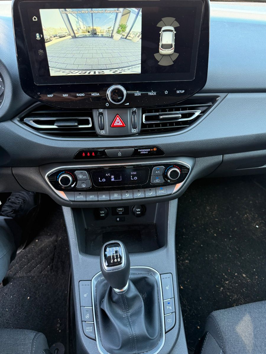 Fahrzeugabbildung Hyundai i30 Trend Mild-Hybrid,Navi,Sitzh.Kamera v+h