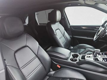 Porsche Cayenne - 9