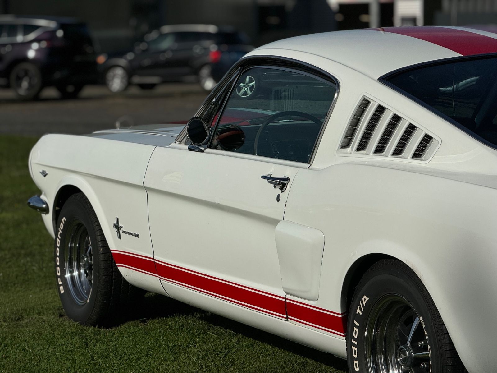 Fahrzeugabbildung Ford Mustang Fastback 4,7 V8 2+2 Fastback Pony