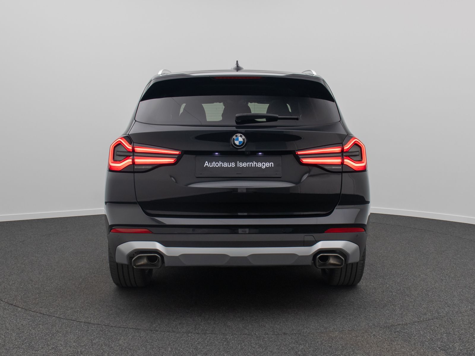Fahrzeugabbildung BMW X3 xD30d Alarm HUD Laser DAB DisplKey 19"M Sport