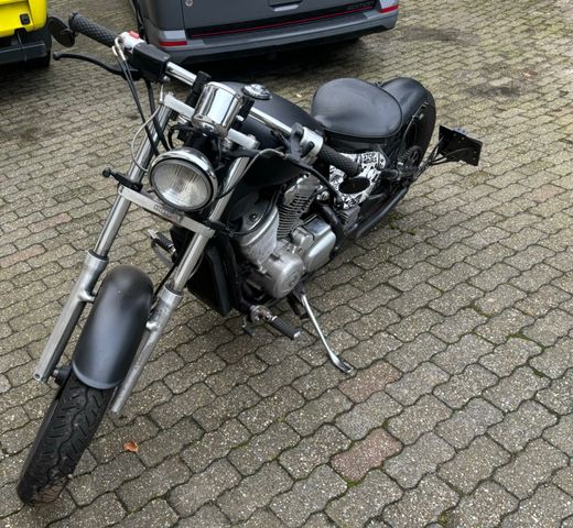 Honda Shadow 600 PC 21 Bobber umbau