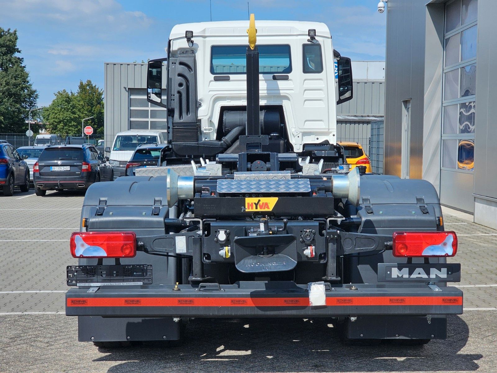 Fahrzeugabbildung MAN TGS 26.480 Abrollkipper HYVA 20-60-S / 7m Cont.