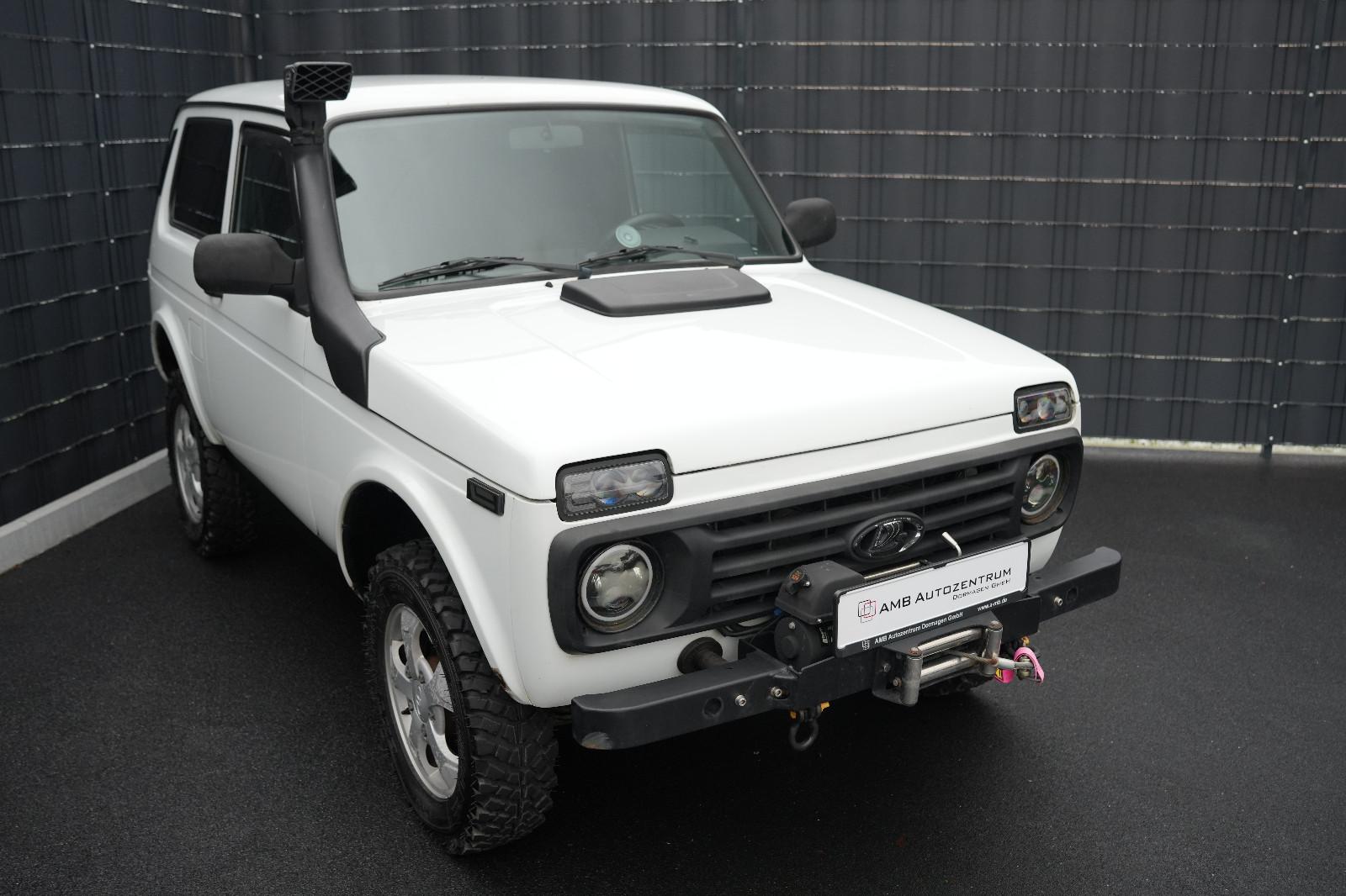 Lada Taiga (Niva)4x4*GAS*LUFT-SCHNORCHEL*SEIL*AHK*