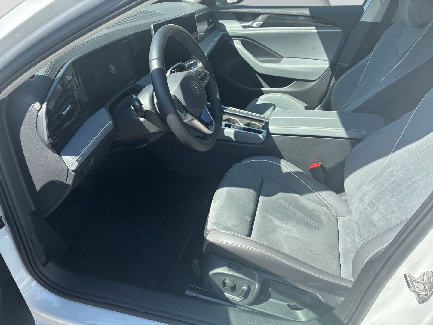 Volkswagen Passat Variant Business 1,5 l eHybrid DSG AHK-kl foto 5