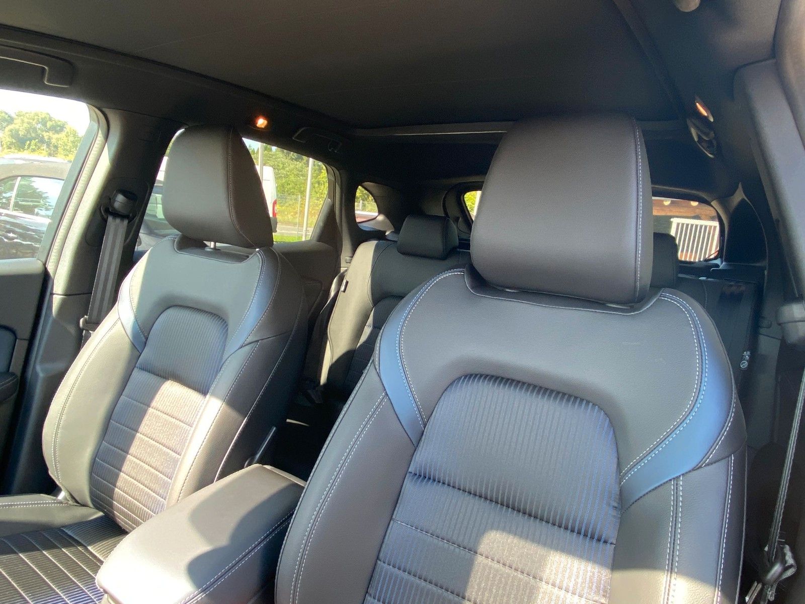 Fahrzeugabbildung Nissan Qashqai 1.3 DIG-T 4WD Tekna ProP+HUD+PANO+BOSE