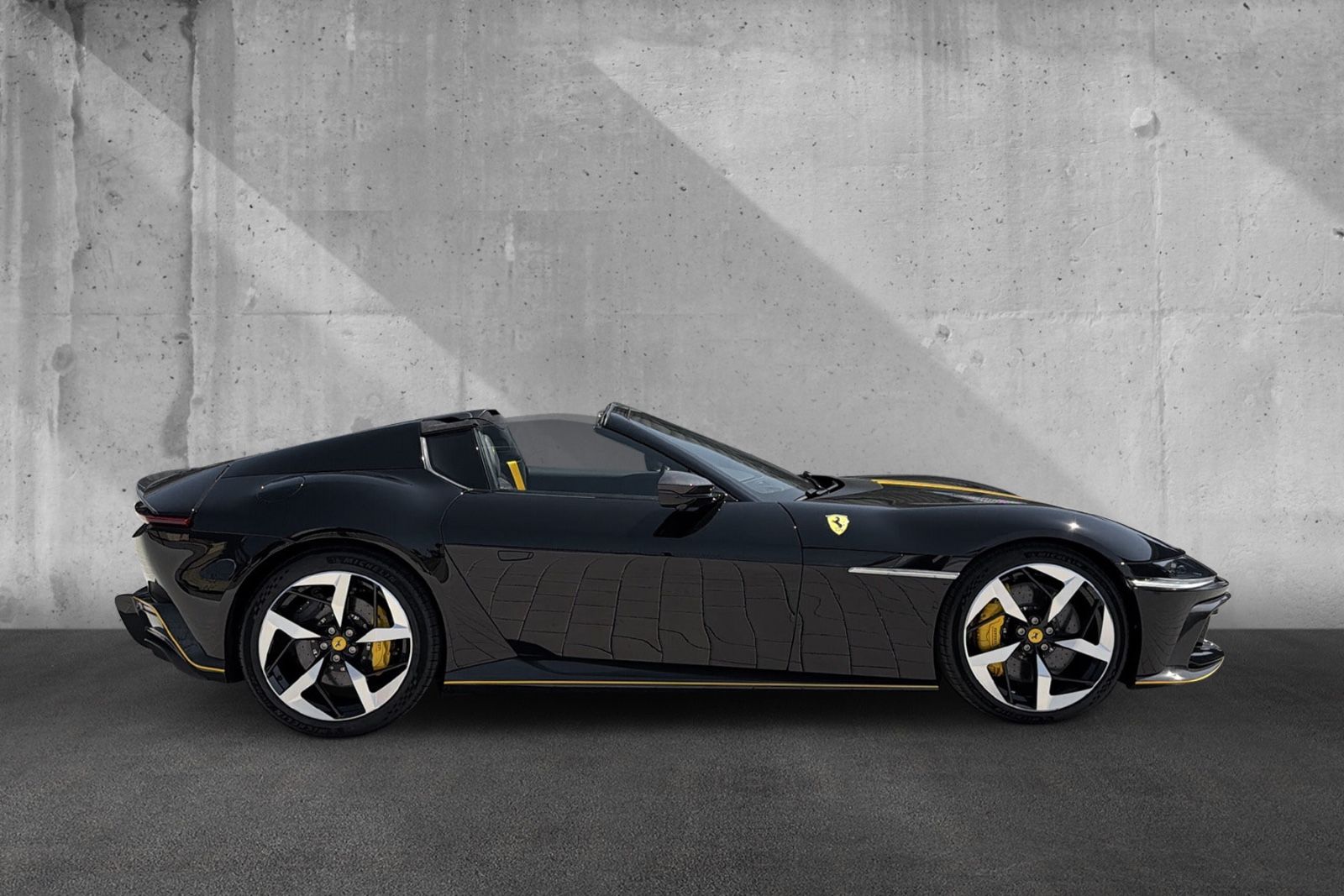 Fahrzeugabbildung Ferrari 12Cilindri Spider*Painted Stripe*Full Carbon*