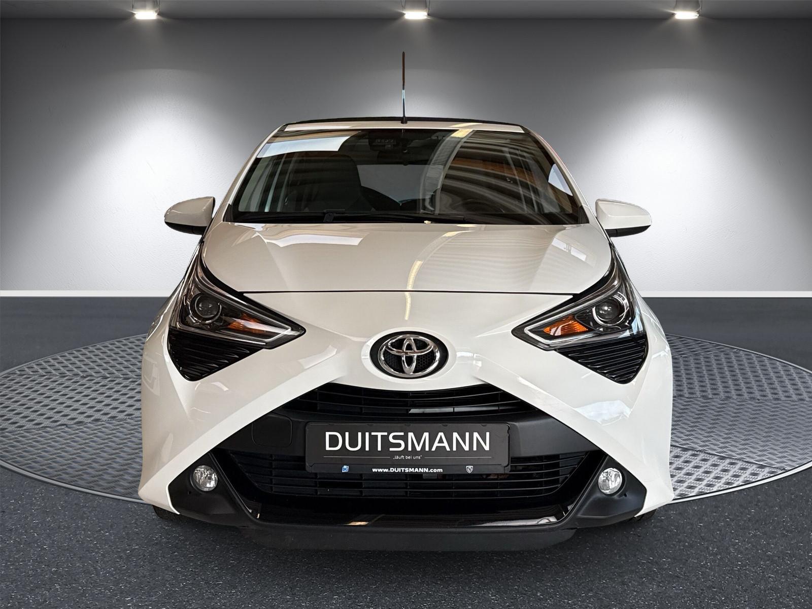 Toyota AYGO x-Play- Faltdach-Neuer-TÜV-8 fachbereift-Ka