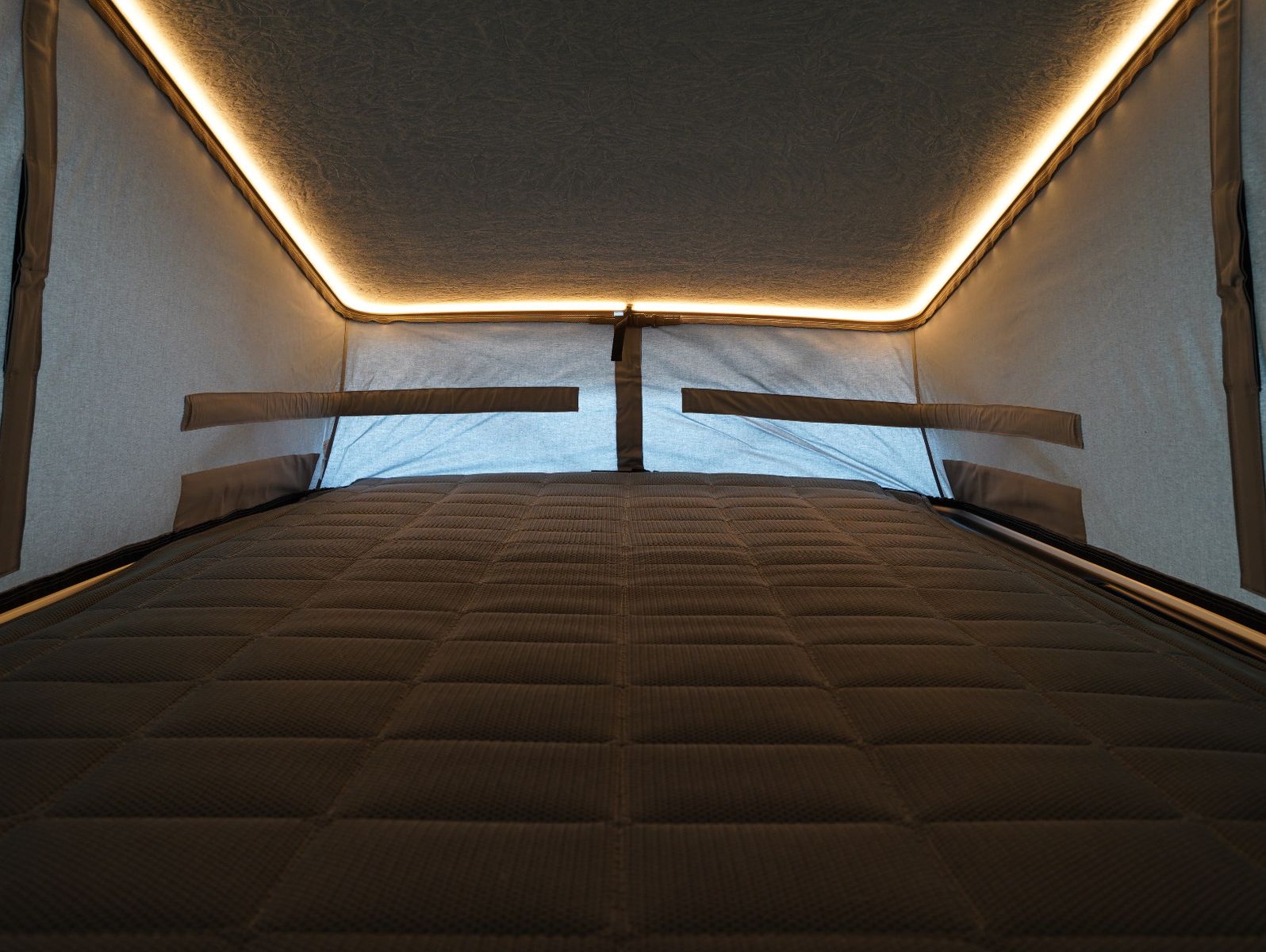Fahrzeugabbildung Pössl VANSTAR Vito Tourer 119 CDI Pro 4x4 lang KÜCHE