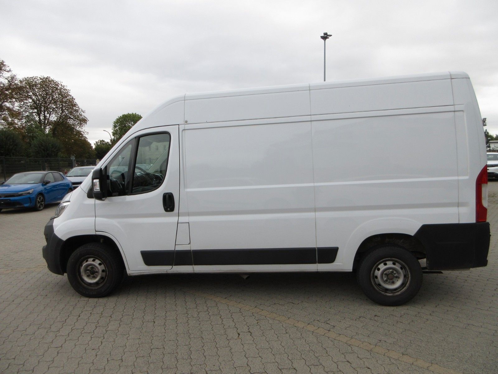 Fahrzeugabbildung Opel Movano C 2,2Ltr. L2H2 PDC/KLIMA/TEMPOMAT