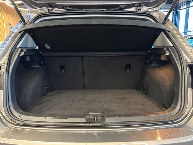 Volkswagen Golf VII Lim. Sound Start-Stopp *Navi*Kamera*