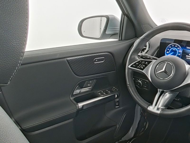Mercedes-Benz EQB 250+ LED/NAVI/KAMERA foto 4