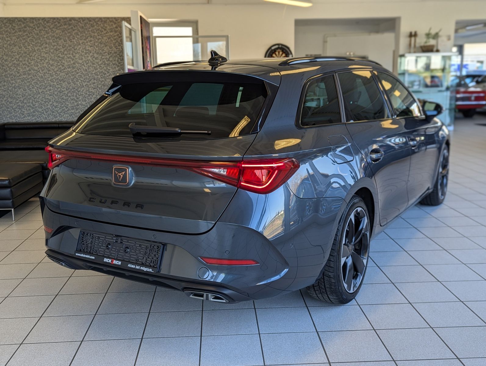 Fahrzeugabbildung CUPRA Leon 1.5eTSI DSG Matrix Cam Vision+ Full Link
