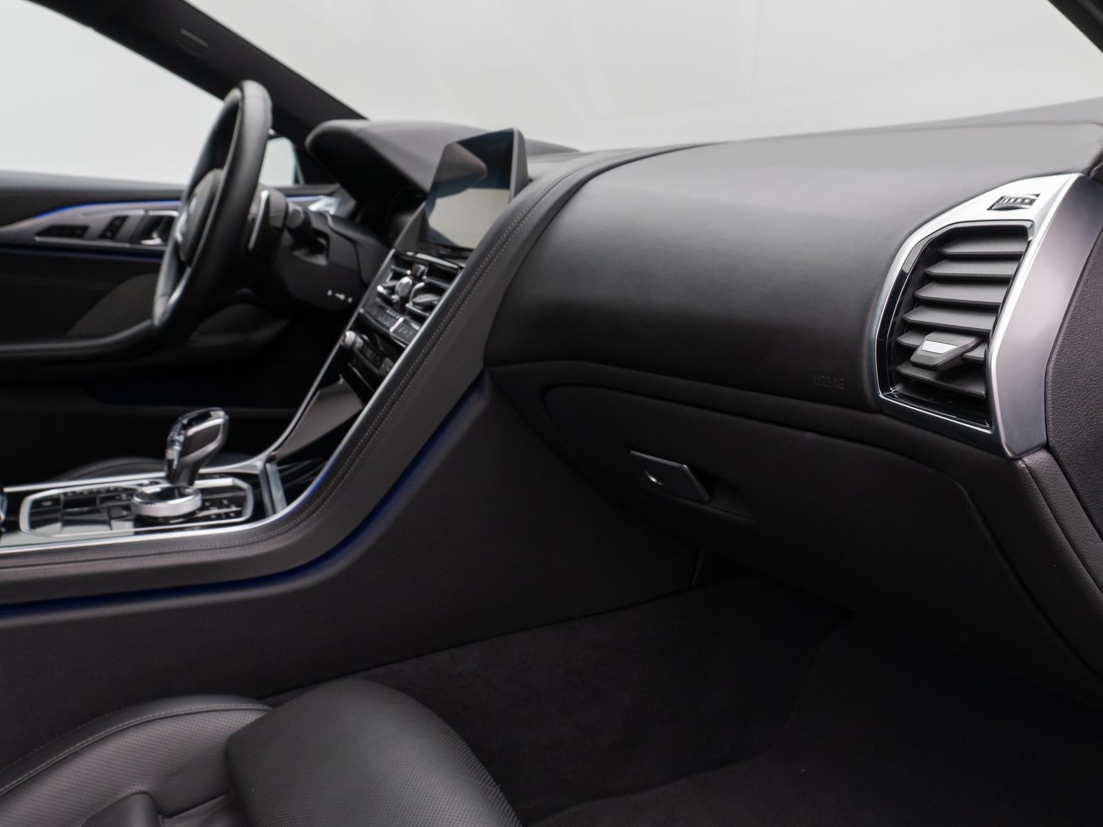 Fahrzeugabbildung BMW M850i xD Kamera HUD DAB H/K ACC SoftCl DisplKey