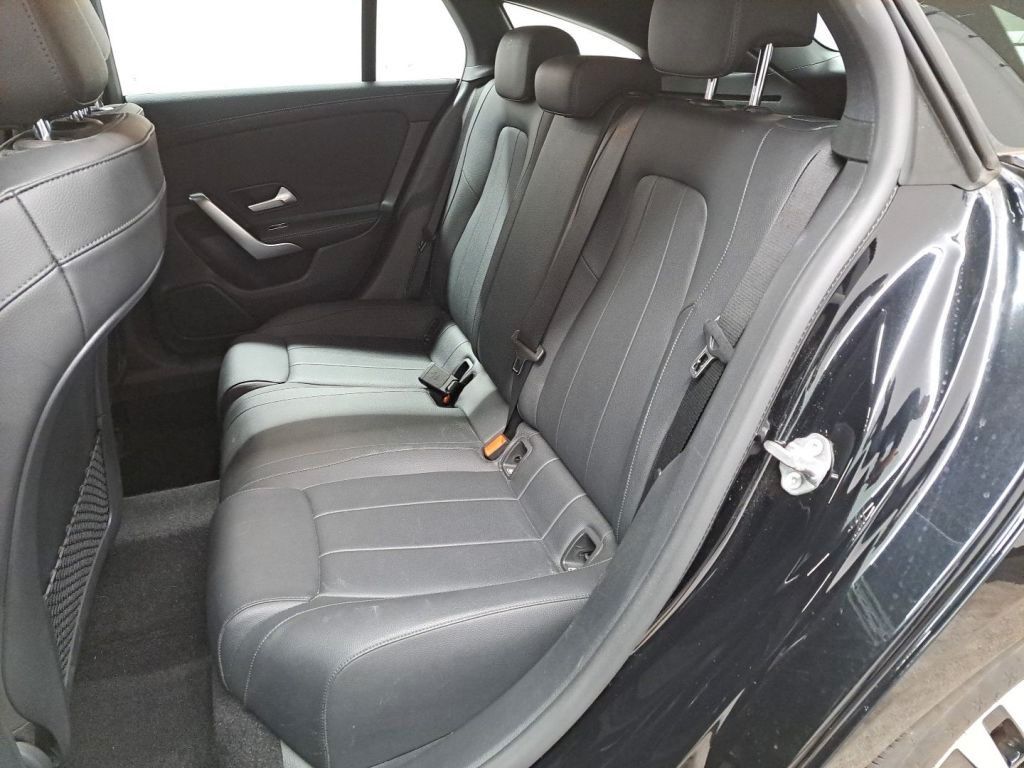 Fahrzeugabbildung Mercedes-Benz CLA 200 d  Shooting Brake LED/NAVI/LEDER/SHZ/CAM