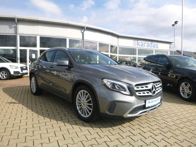Fahrzeugabbildung Mercedes-Benz GLA 200 >AUT/AHK/NAV/KAM/LED-Licht/LEDER<