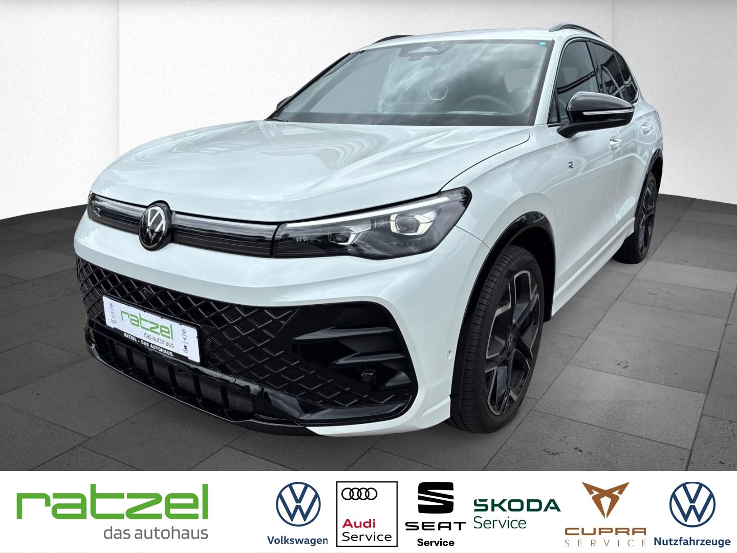 Fahrzeugabbildung Volkswagen Tiguan 4Motion 2.0 TDI R-Line DSG HUD AHK Kamera