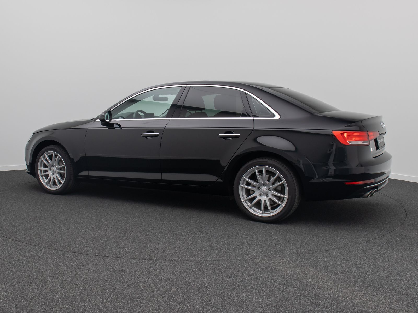 Fahrzeugabbildung Audi A4 quattro design Xenon PDC GSD Limit HiFi 18LM