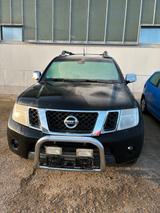 Nissan Navara - gebrauchte Nissan Navara aus dem Jahr 2011