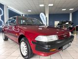 Toyota Carina 1.6 XLi Liftback - Toyota Carina mit Benzin-Antrieb