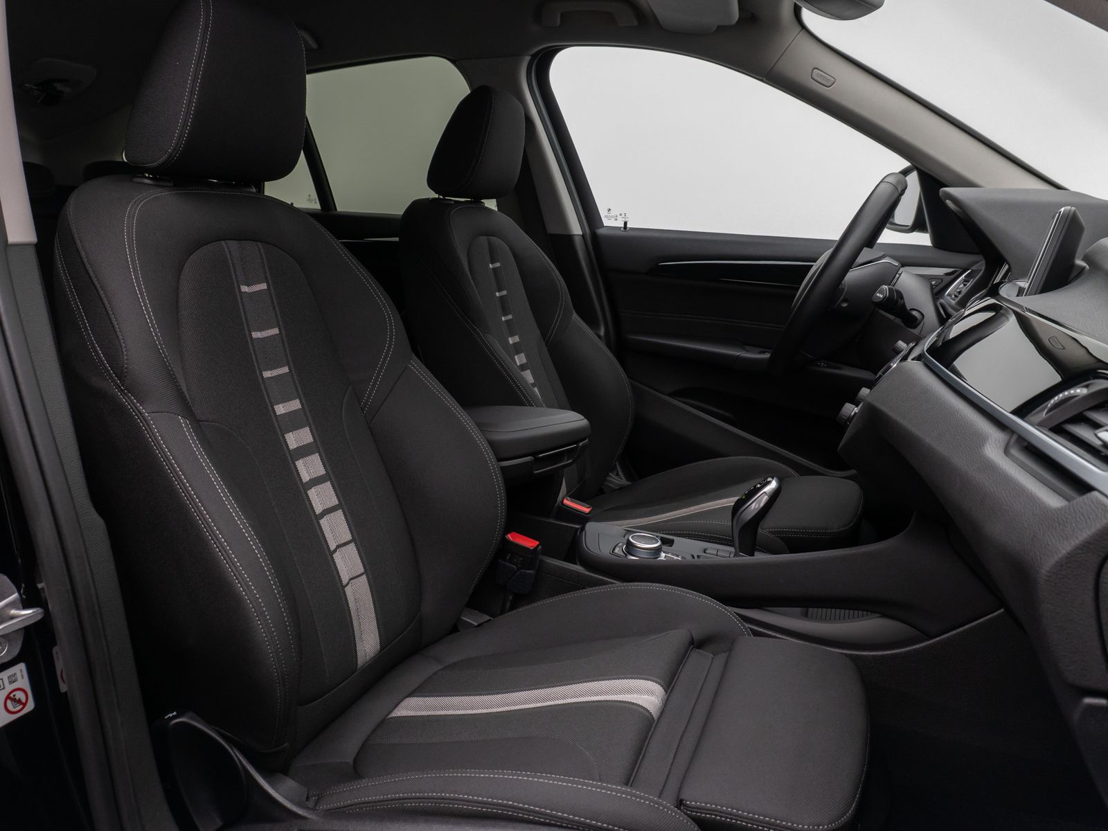 Fahrzeugabbildung BMW X1 sD18i Kamera DAB HiFi Navi Komfort LED Sport