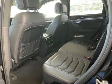 Volkswagen Touareg - 8