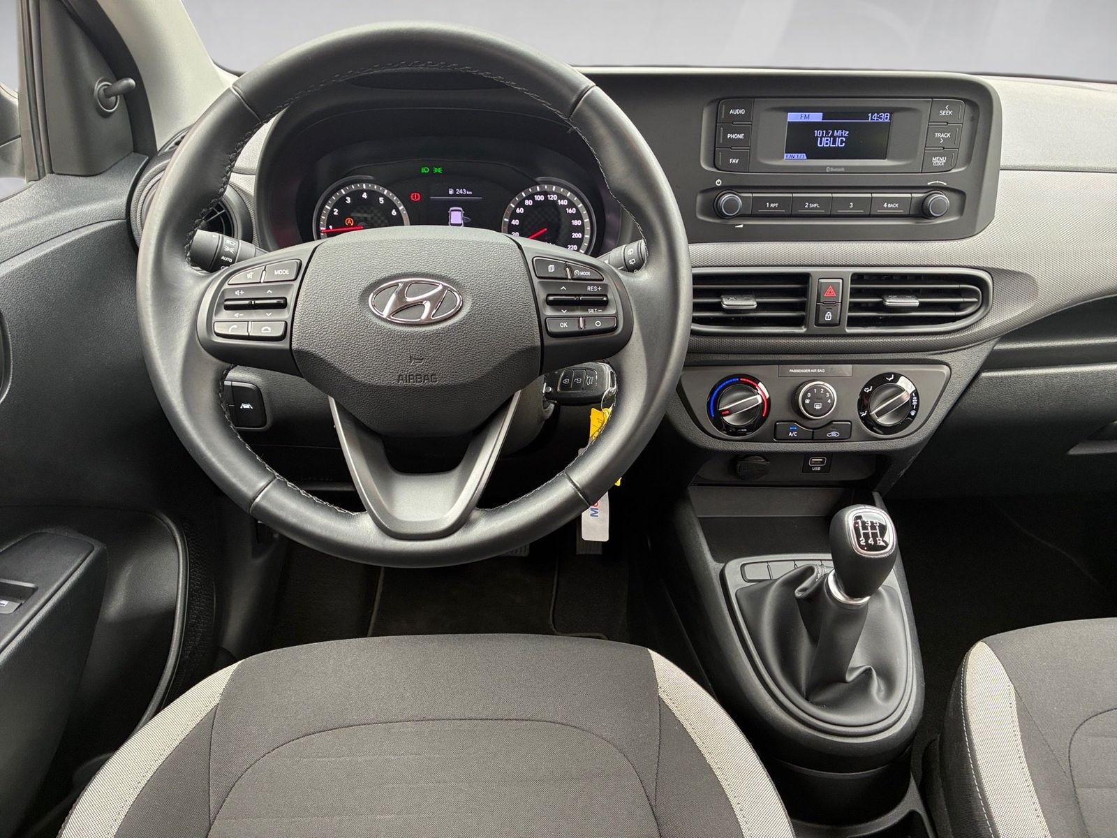 Fahrzeugabbildung Hyundai i10 1.0 Select Klima,Allwetter,Radio,Bluetooth