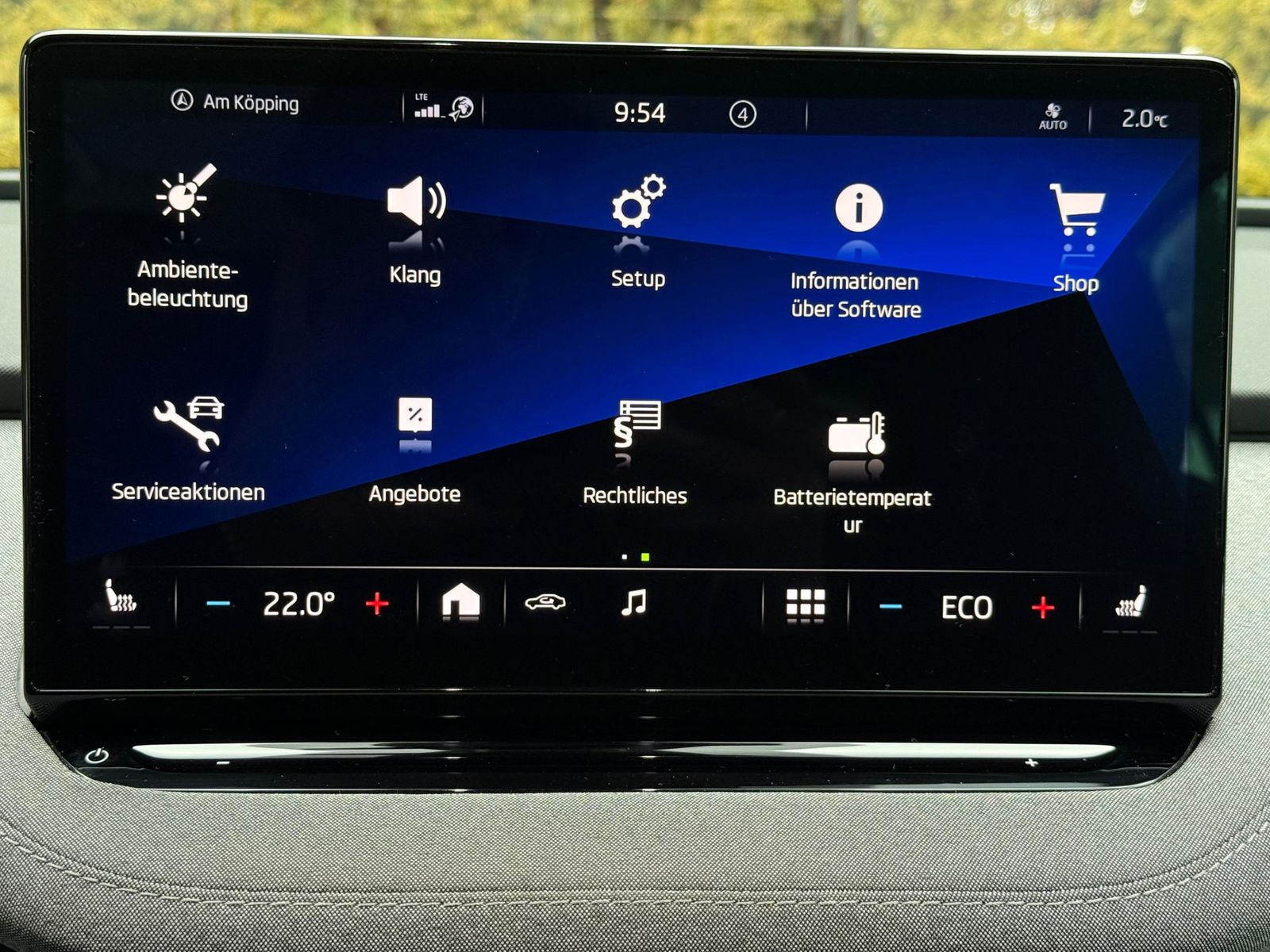 Fahrzeugabbildung SKODA Enyaq 60 Loft CCS+LED+NAV+SHZ+KAMERA+AHK+ACC+DAB