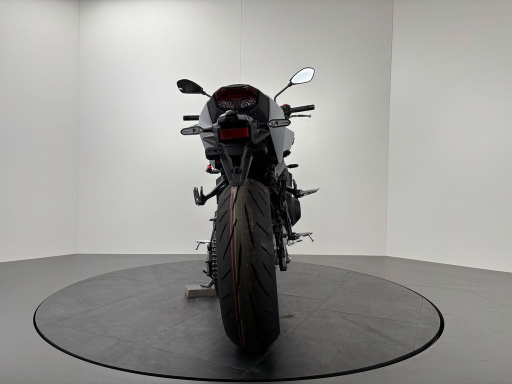 Fahrzeugabbildung Yamaha MT-09 *AKTION: TRANSPORT & SOUND ! *MJ2025