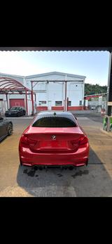BMW M4 Coupé M4 - rote BMW M4