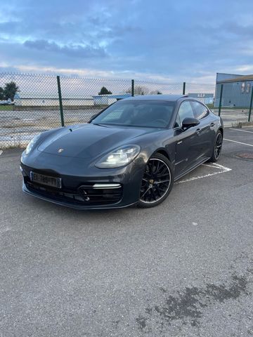 Porsche Panamera 4 E-Hybrid 461ps