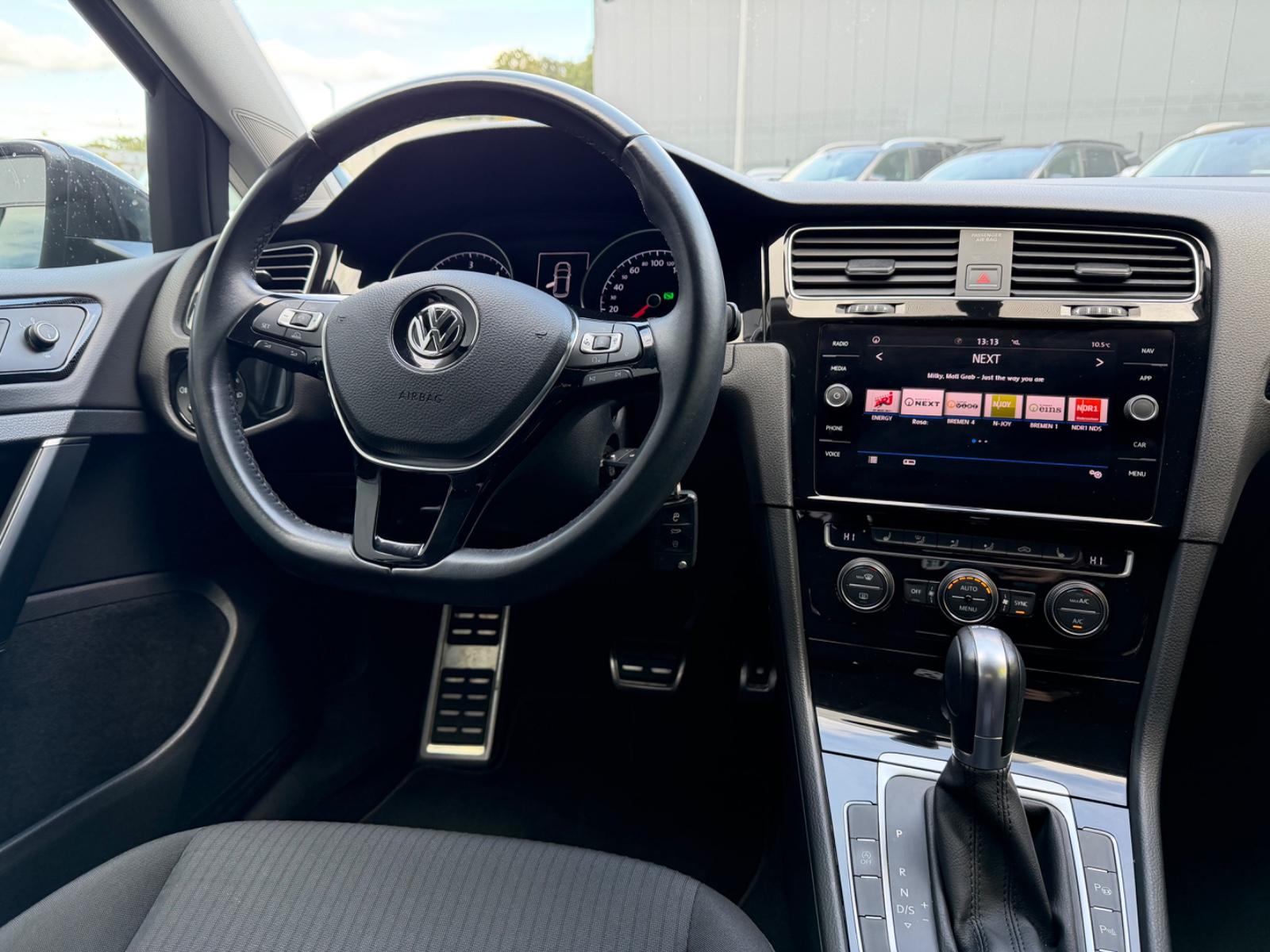 Volkswagen Golf VII Lim. Sound/ACC/AUTOMATIK/SHZ/NAVI/