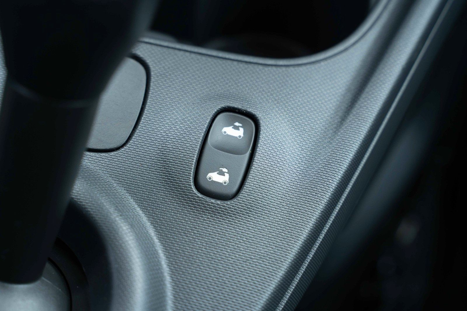Fahrzeugabbildung Smart FORTWO CABRIO EQ TEL LED WENIG KM ALLWETTER