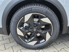 Fahrzeugabbildung Captur II Techno 1.6 E-TECH Hybrid 145 EU6e