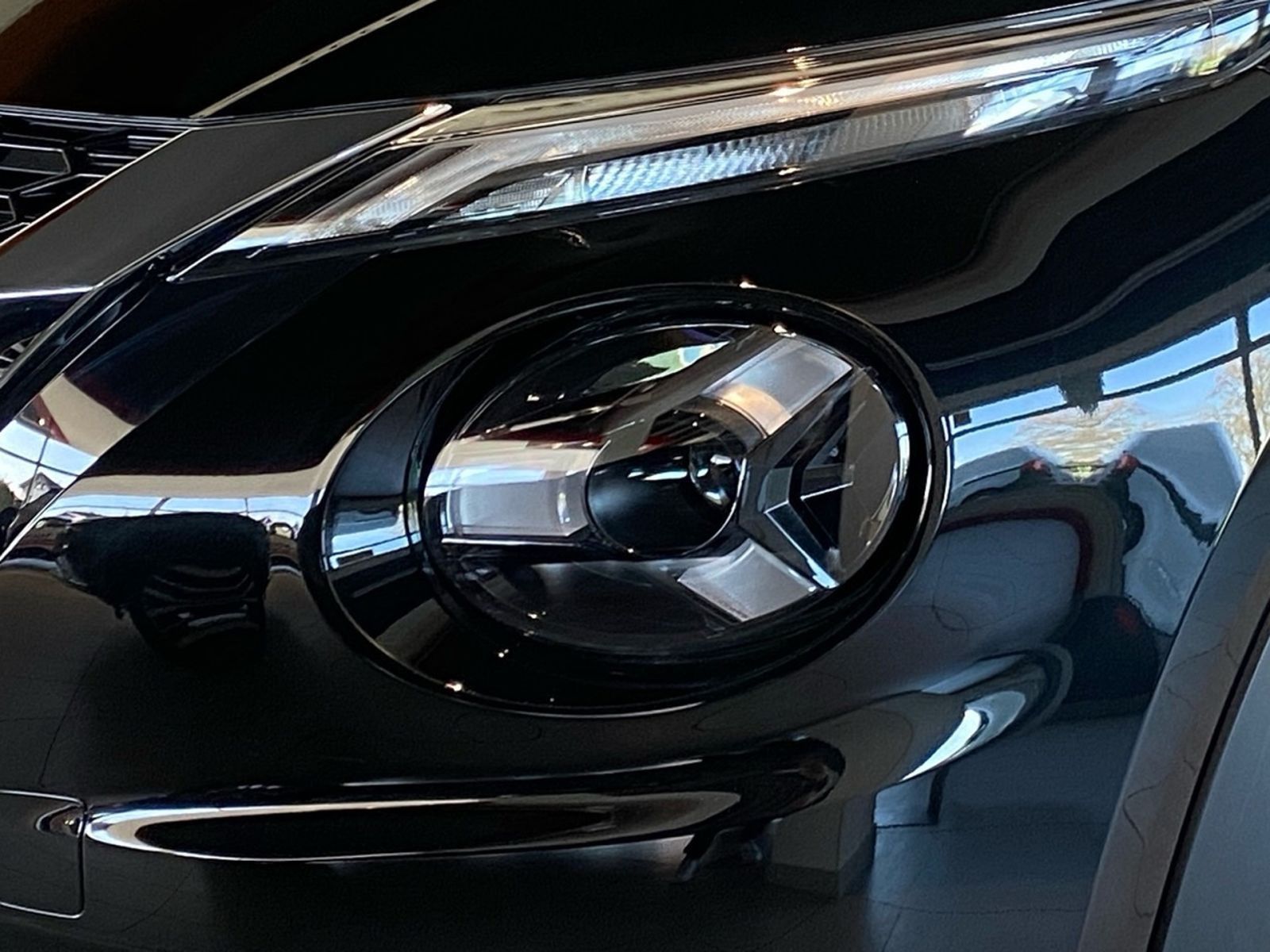 Fahrzeugabbildung Nissan JUKE 1.0 DIG-T 6MT ACENTA NC Komfort*LED*Sitzhzg