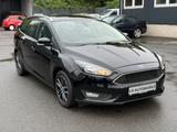 Ford Focus 92kW/1.Hand/Navi/SHZ/Euro6 - Ford Focus: Schwarz