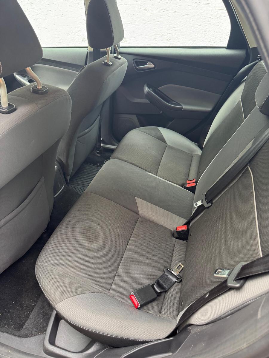 Ford Focus 2012 — photo 6