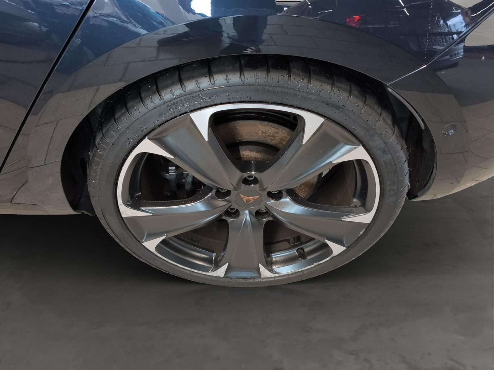 Cupra Leon 1.4 e-Hybrid DSG VZ LED+NAVI+19+EL.SITZ+KAM