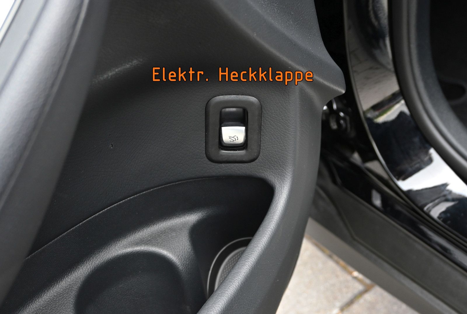 Fahrzeugabbildung Mercedes-Benz GLC 300 d 4M. Coupé NIGHT °ACC°AHK°360°STANDHEIZ