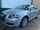 Audi A3 SPORTBACK 1.9 TDI*AMBIENT*XENON*TEMPO*1-HAND - Audi A3 aus 2006: 1.9