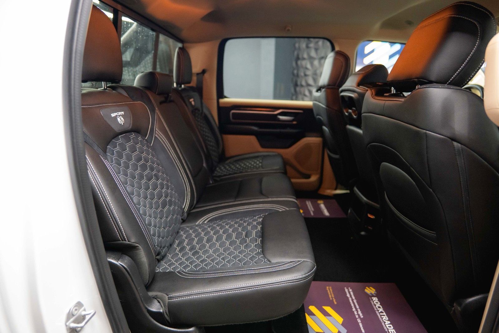 Fahrzeugabbildung Dodge RAM 5.7 V8 HEMI 4x4 OFFROAD LONGBED AXLE LOCK