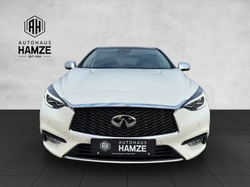 Infiniti Q30 1.6 16V Luxe Tech|Panorama|Kamera|BOSE|DAB