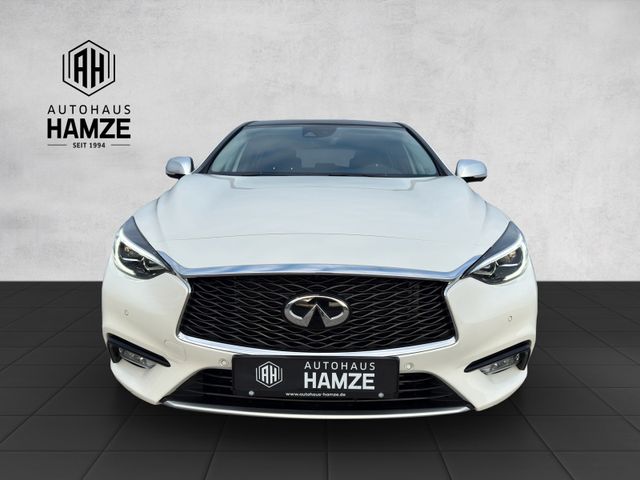 Infiniti Q30 1.6 16V Luxe Tech|Panorama|Kamera|BOSE|DAB