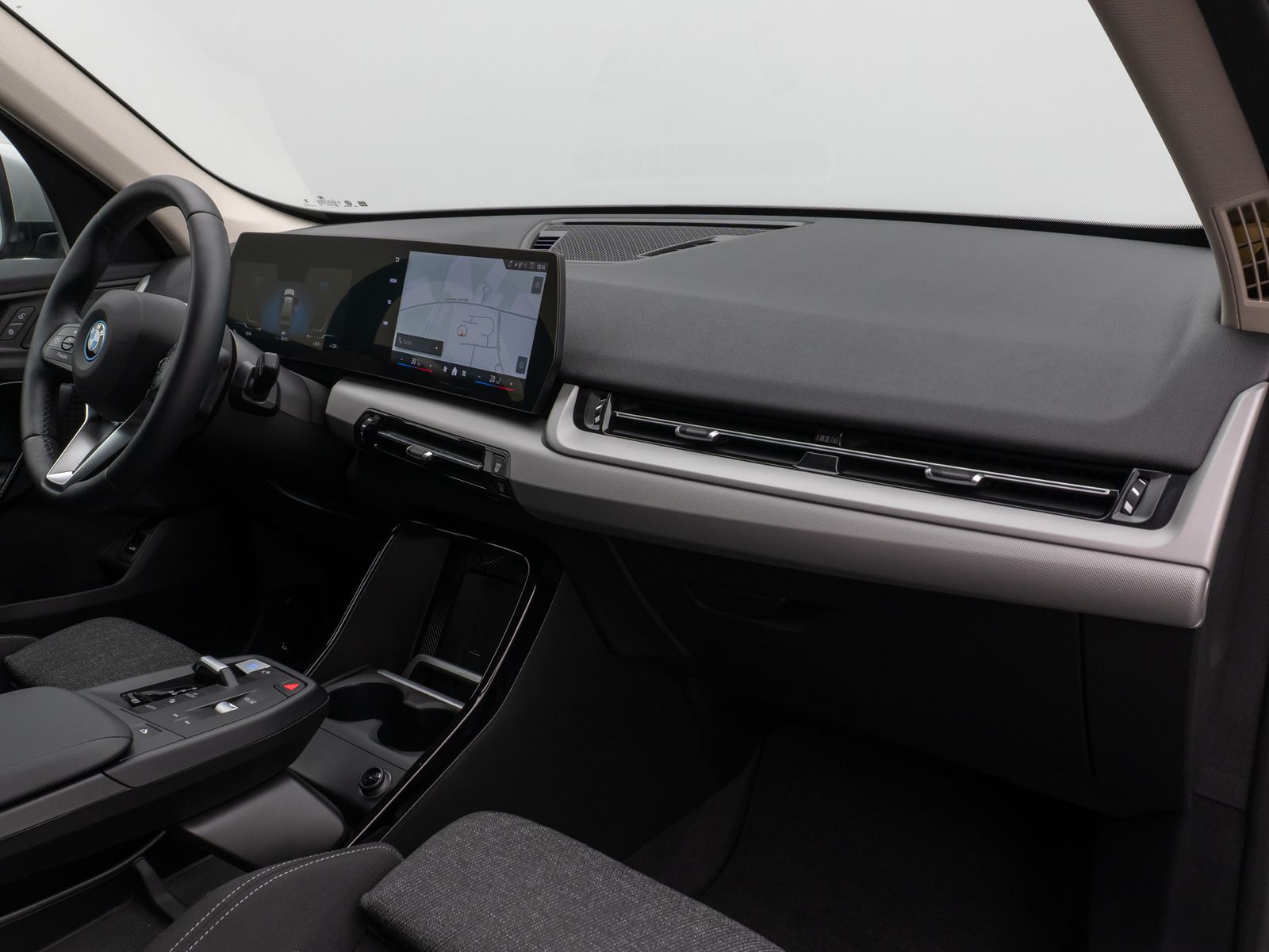 Fahrzeugabbildung BMW iX1 eD20 Kamera DAB Fernlichtassis Komfort Sport