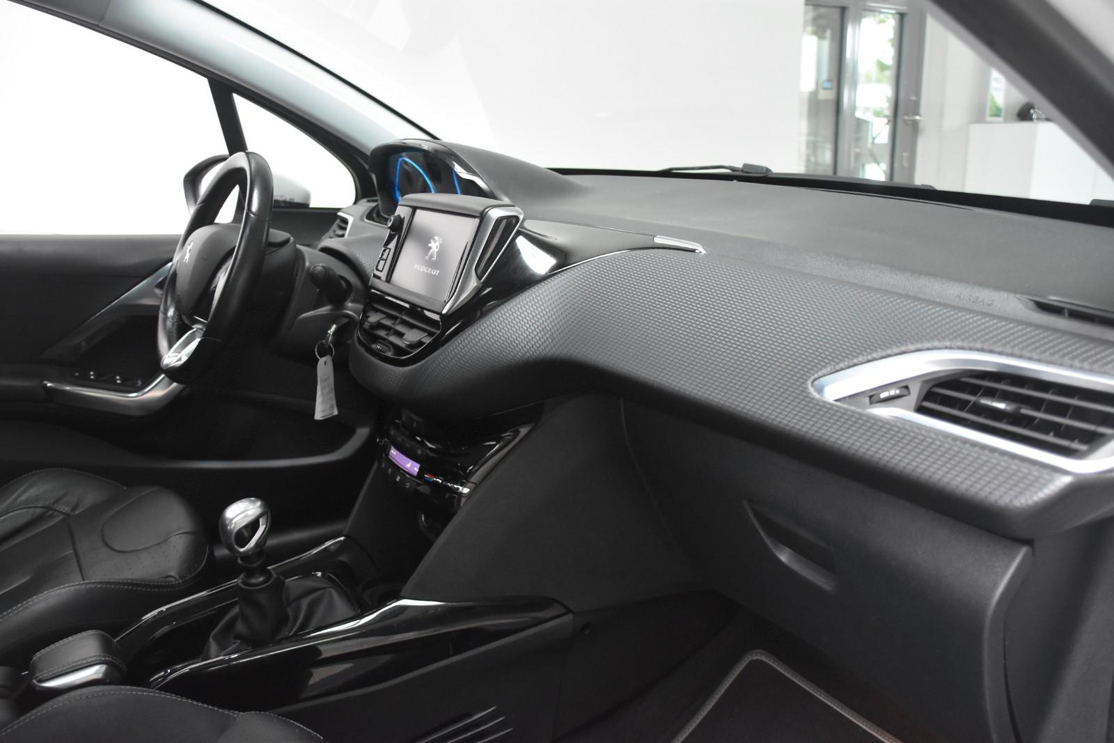 Peugeot 2008 Allure Leder Panorama Navi Android 2.Hd