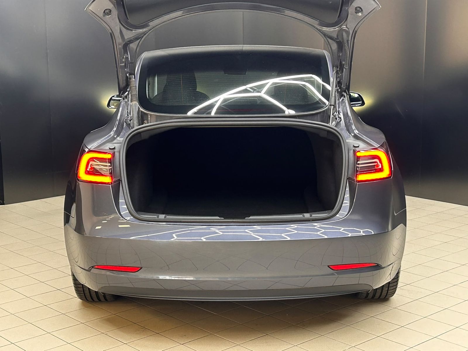 Fahrzeugabbildung Tesla Model 3 Long Range Dual AWD PANO+LED+NAVI+KAM+WP